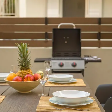 Jasminestay - Two Bedroom With Backyard 아파트 *