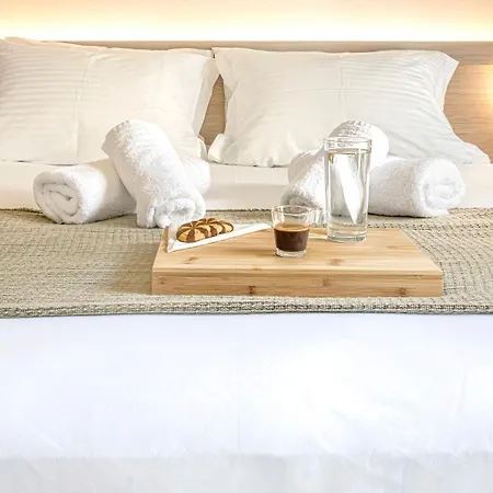 Jasminestay - Two Bedroom With Backyard 아파트