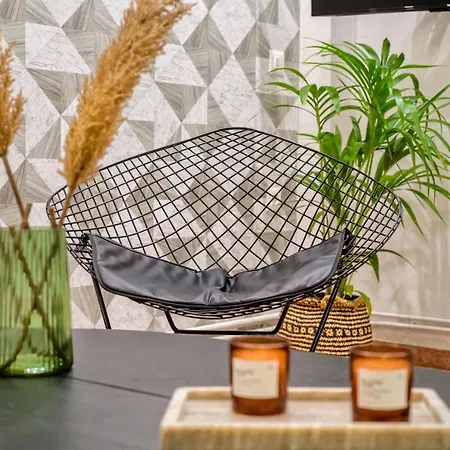 Jasminestay - Two Bedroom With Backyard