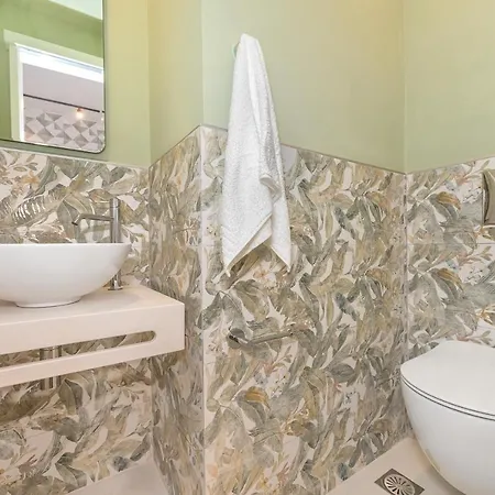 Jasminestay - Two Bedroom With Backyard Apartmán *