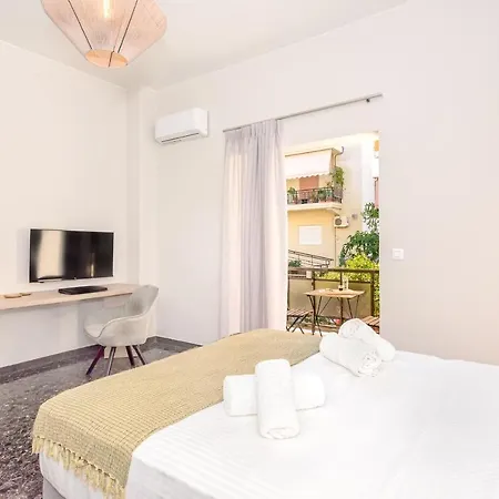 Jasminestay - Two Bedroom With Backyard * Χανιά