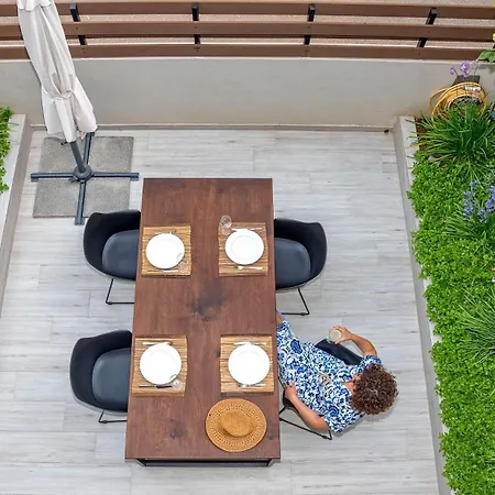 Jasminestay - Two Bedroom With Backyard *