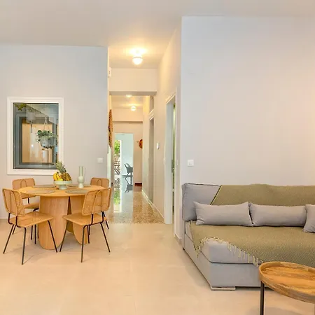 Jasminestay - Two Bedroom With Backyard