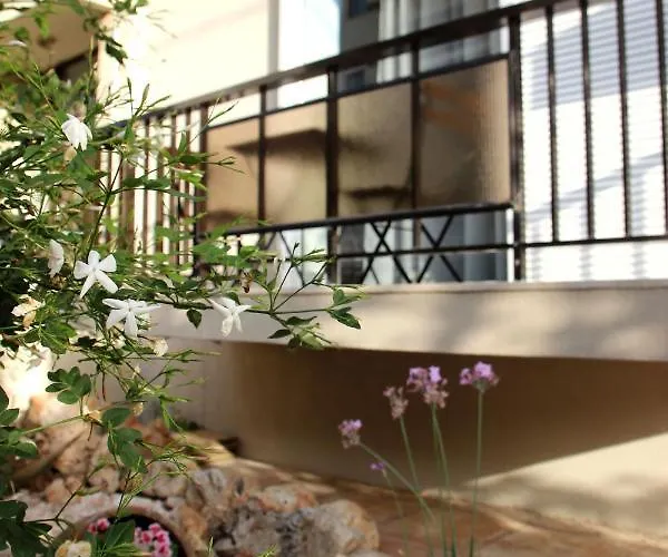 Jasminestay - Two Bedroom With Backyard Hanya