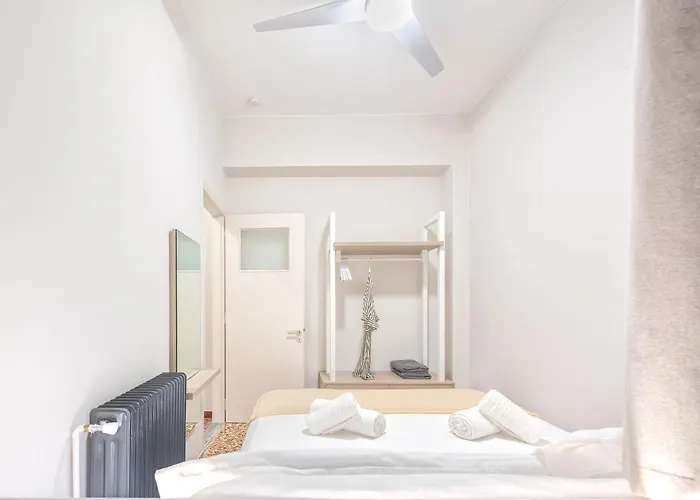 Jasminestay - Two Bedroom With Backyard Daire Hanya