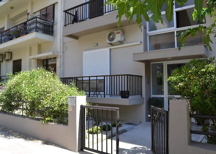 Daire Jasminestay - Two Bedroom With Backyard *