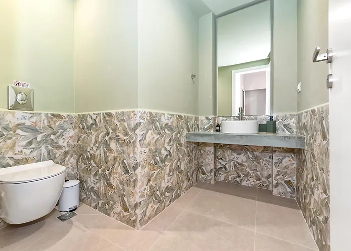 Jasminestay - Two Bedroom With Backyard *