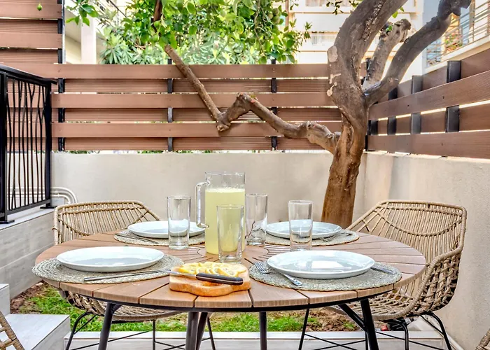 Daire Jasminestay - Two Bedroom With Backyard Hanya